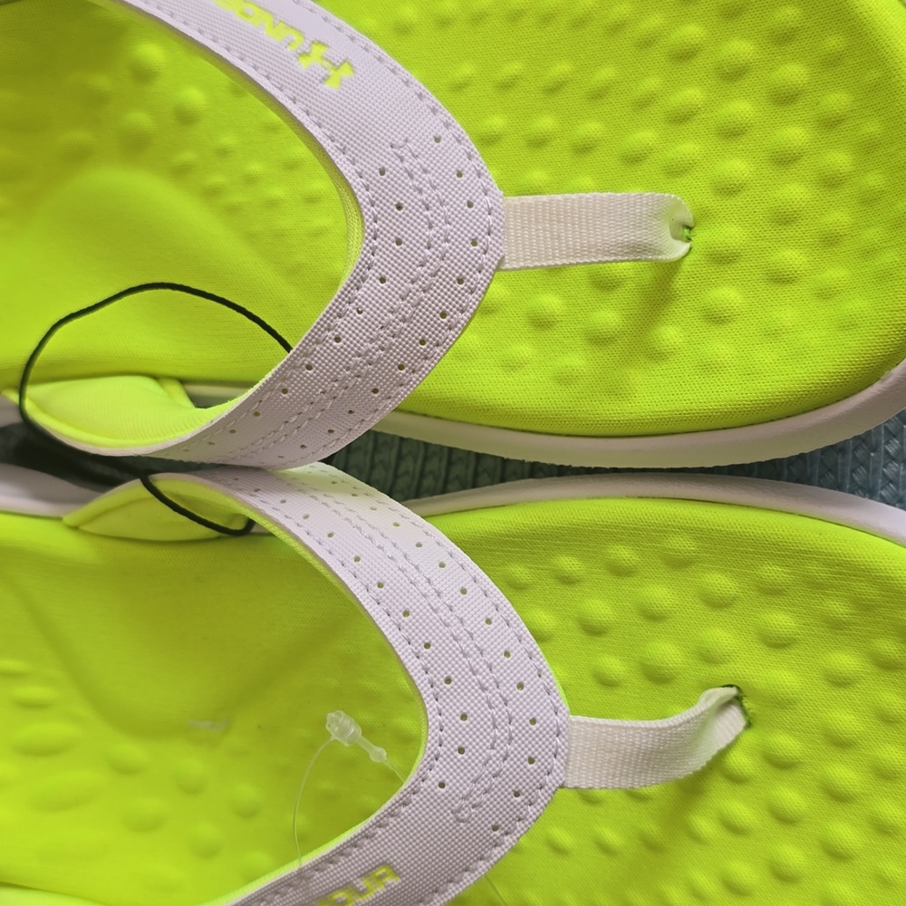 UNDER ARMOUR BRAND WOMEN'S FLORESCENT YELLOW FLIP-FLOPS SANDALS SIZE 6 - Picture 15 of 16